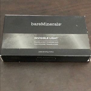 BareMinerals invisible light translucent powder